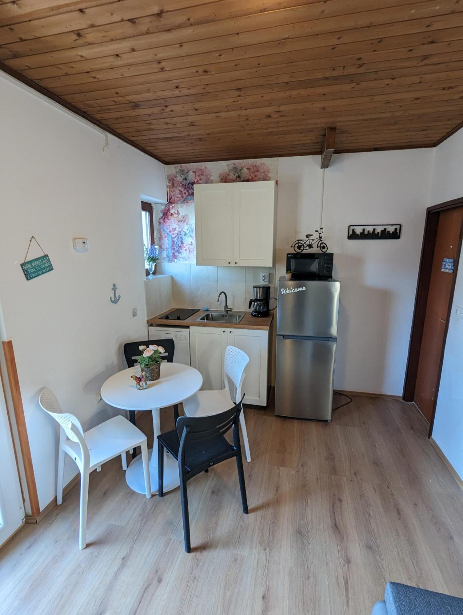 Zeezicht Appartement 50M From Beach ซรีมา ภายนอก รูปภาพ